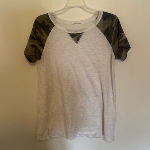 Short sleeve camo top